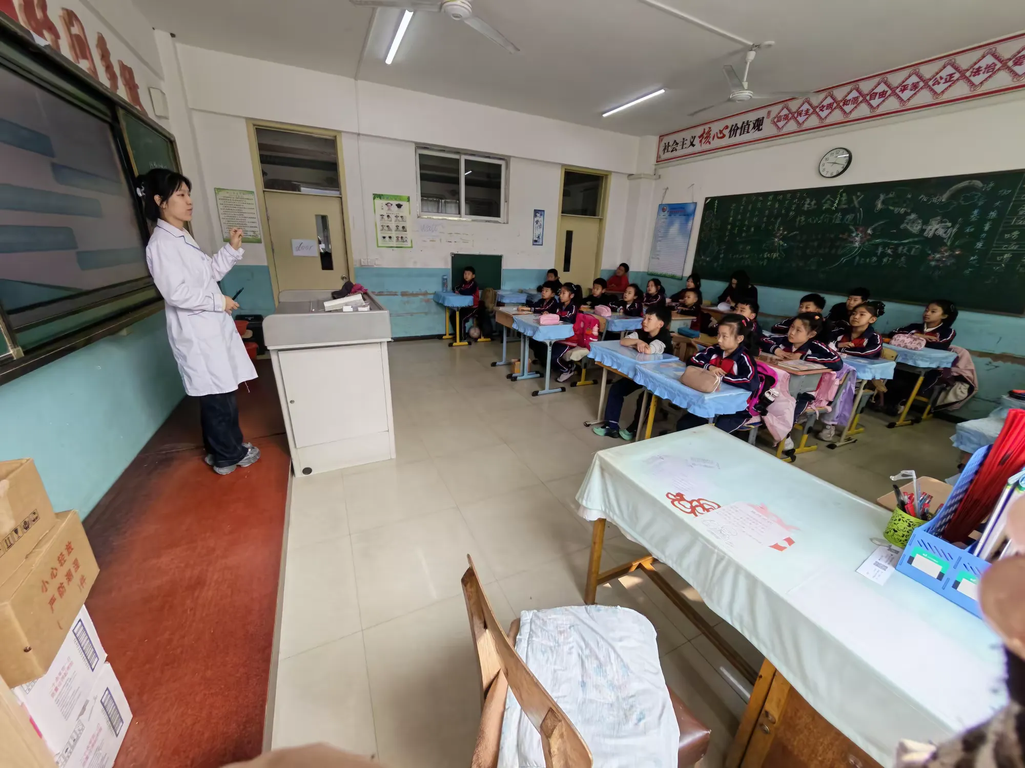 简篇-守护“睛”彩视界,共筑光明未来——抚顺市眼病医院走进抚顺县上马乡九年一贯制学校开展近视防控科普讲座