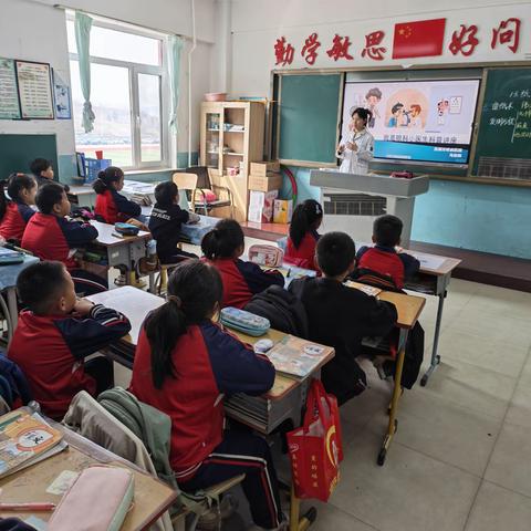 守护“睛”彩视界，共筑光明未来——抚顺市眼病医院走进抚顺县上马乡九年一贯制学校开展近视防控科普讲座