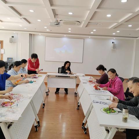舜华路街道综合养老服务中心“妙手生花 永不凋谢的爱”