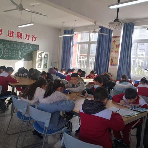 数学为伴，智慧同行 ---记杨山路小学高数教研组科技节活动