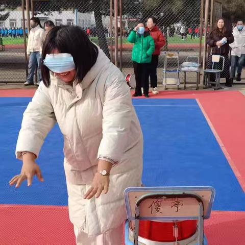 翰墨展芳华·运动绽风采——突泉县六户中学“三八”节主题活动