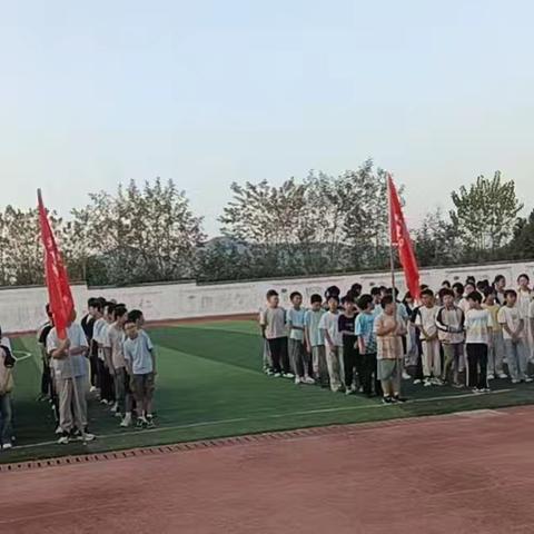 演练无脚本，安全有实招——枫港初中开展夜间消防应急演练