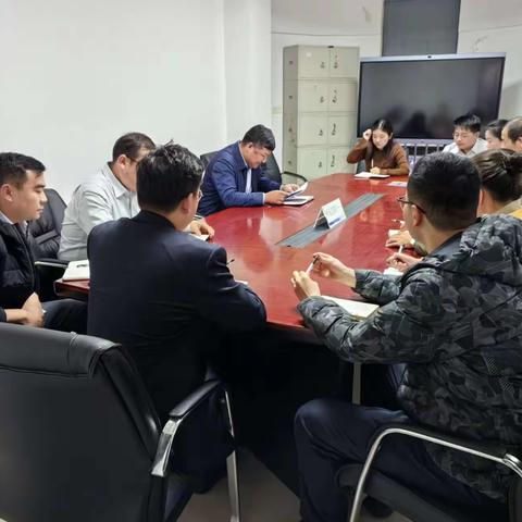 信阳分行组织召开贷款项目和对公存款推进会