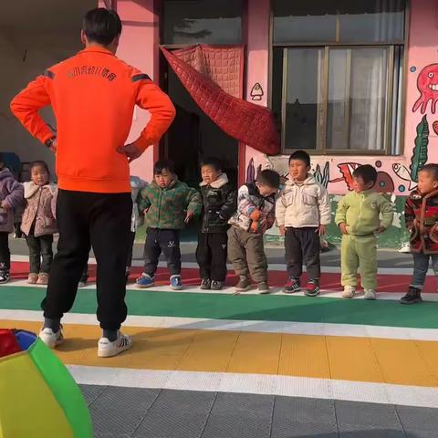 大封镇中心幼儿园董宋分园小班体智能快乐课程