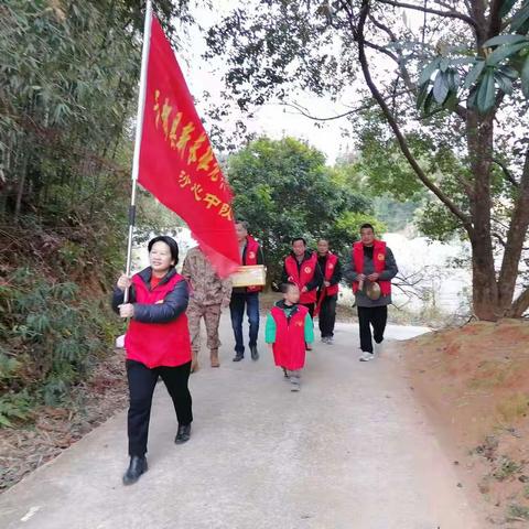 沙新村文明实践站《立功送喜报，尊崇暖人心》