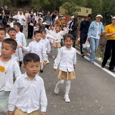 悦享农耕，欢乐成长           ——巫峡幼儿园大一班户外研学活动