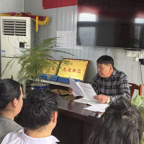 护航“五一”平安路 ‍文明公交暖民心
