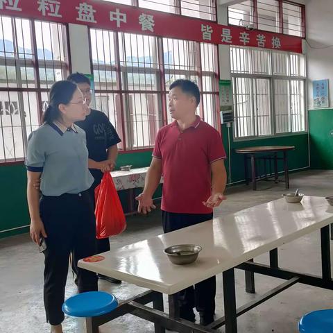 我是校园食品安全守护人 罗坊中心小学开展食堂食品安全沉浸式体验活动