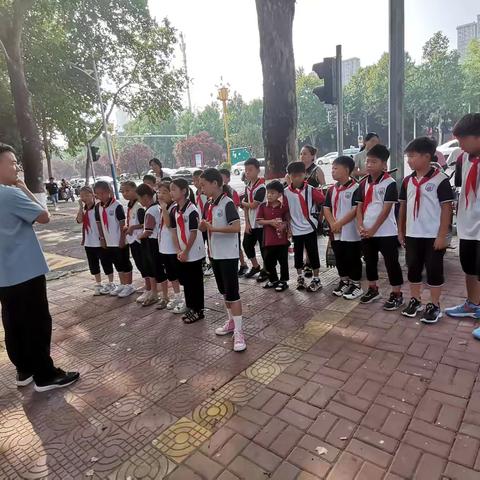 缅怀先烈忆初心    赓续血脉勇担当  ——新东街小学三六班阳光小队赴杨根思部队旅史馆参观学习