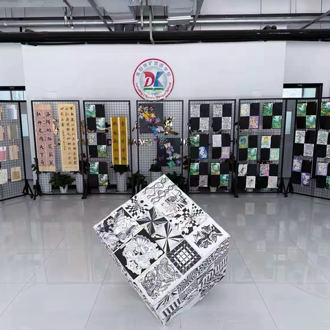 以笔为翼，落笔生花
