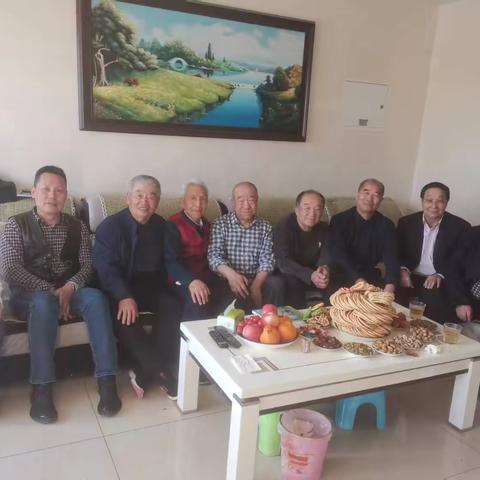 文友相聚逸兴杨