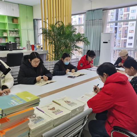 “同”展风采，“异”促提升——税钢小学六年级组开展《书戴嵩画牛》同课异构教研活动