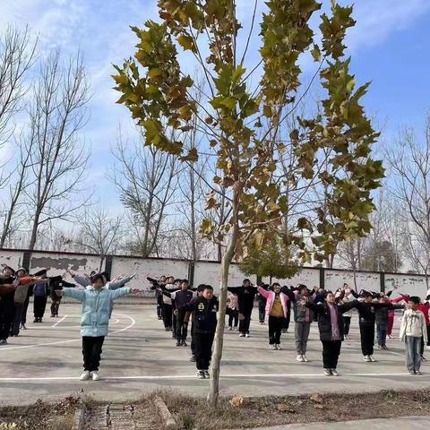 欢声充满校园，奔跑吧·少年 ——曹岗乡教育集团王卢集小学冬季运动会