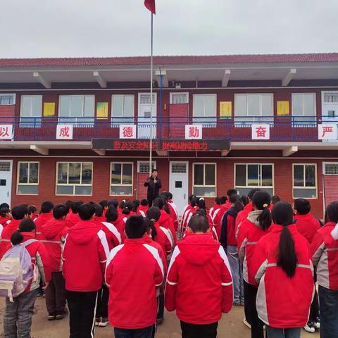 春风相伴，安全“童”行--潞城镇寄宿制小学开展“全国中小学生安全教育周”系列活动