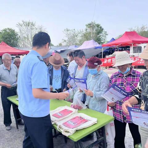 巾帼普法乡村行 ——144团妇联深入市场，普及妇女权益与安全生产知识