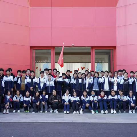 心暖如春，班聚成光