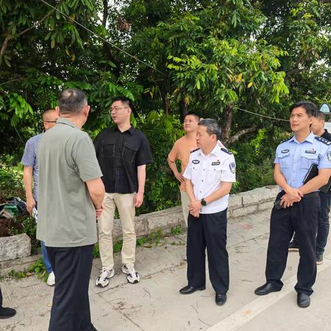 海沧区委政法委开展海沧支线铁路道口安全隐患专项调研