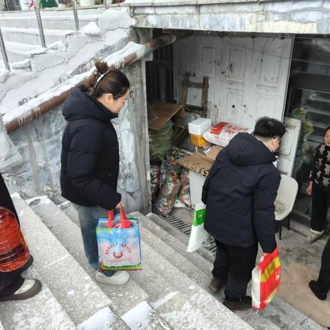 “情系退役军人 温暖送到家中”丰泽社区开展困难退役军人走访慰问活动