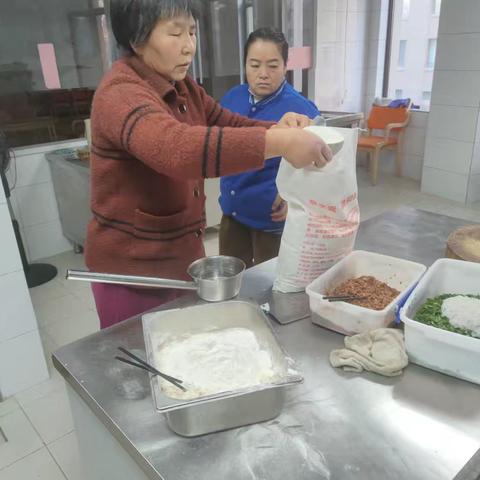 “浓浓饺子香，暖暖冬至情”