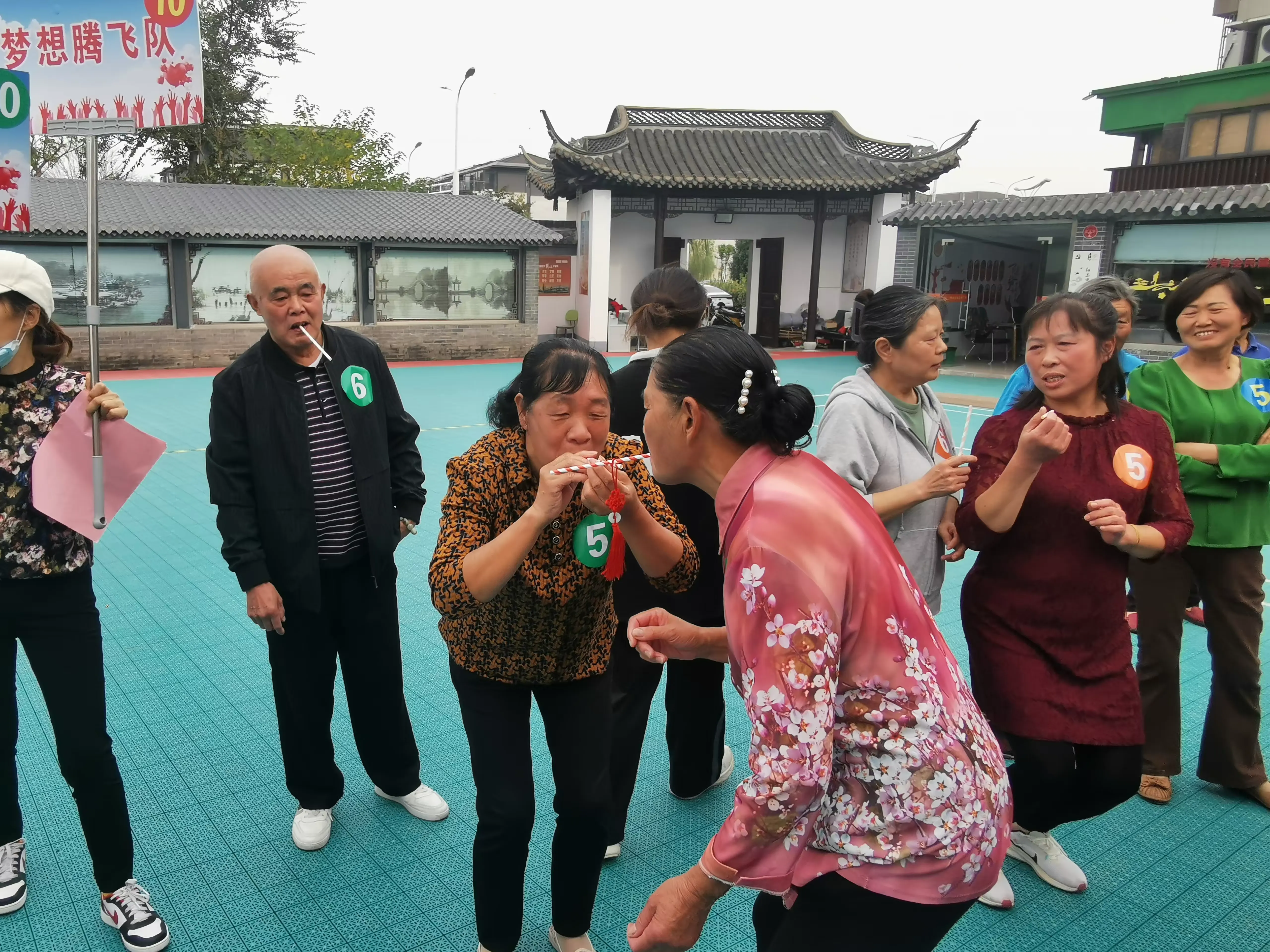 简篇-卜桥社区“飞跃梦想 热情奔放”趣味体育活动
