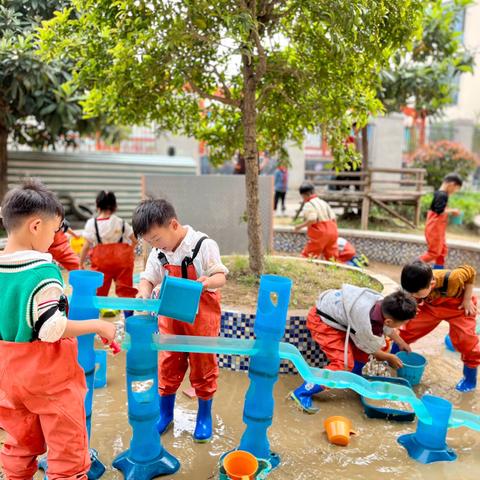 固始县元光幼儿园大五班户外自主游戏——沙土区