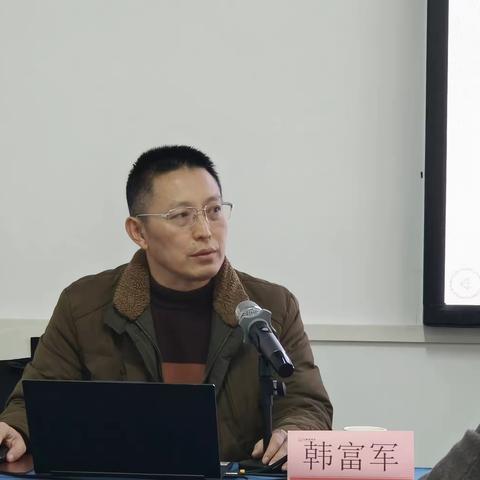 专业学习引领专业成长 --孝义市初中生物化学教师专业提升高级研修班第六天培训简报