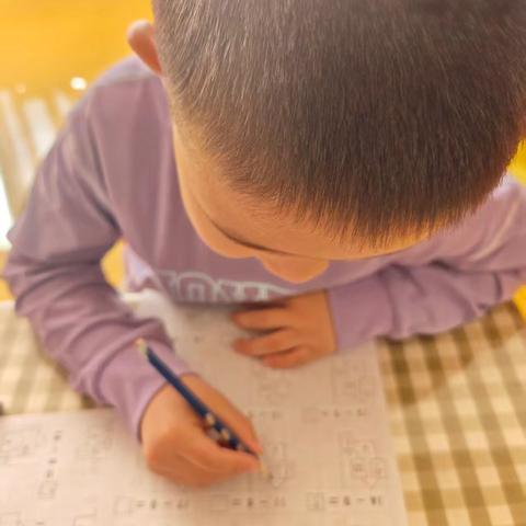 哈尔滨市香坊第三幼儿园省商务厅分园大一班周反馈