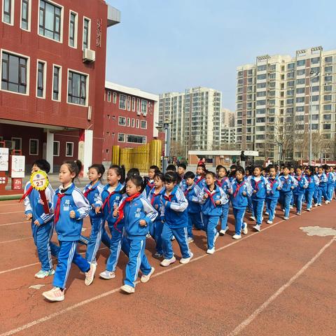 激情跑操扬斗志，凝心聚力展风采 ——九一实验学校阳光大课间跑操活动