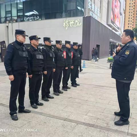 强化占道经营整治   维护夜间市容秩序