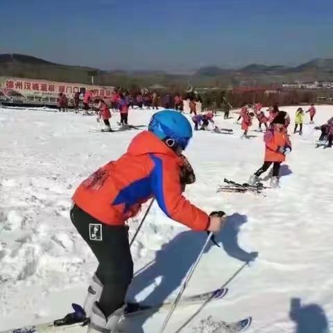 江苏徐州滑雪·温泉·草莓·非遗· 军事·研学旅行两日安排