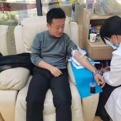 为爱“挽袖” 无偿献血——紫港社区无偿献血活动