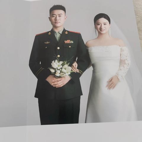 喧喧订婚和结婚照像