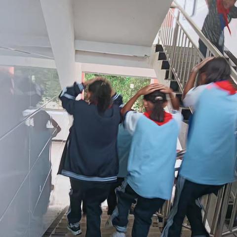 莲花塘小学校园安全与环境建设活动纪实