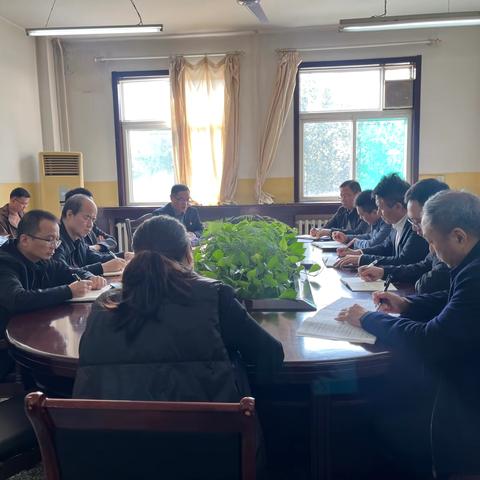 铜川医疗中心召开党委（扩大）会议——专题学习中国共产党第二十届中央委员会第四次全体会议精神