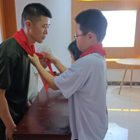 鹤壁经济技术开发区：致敬老兵传薪火 童心厚植爱国情