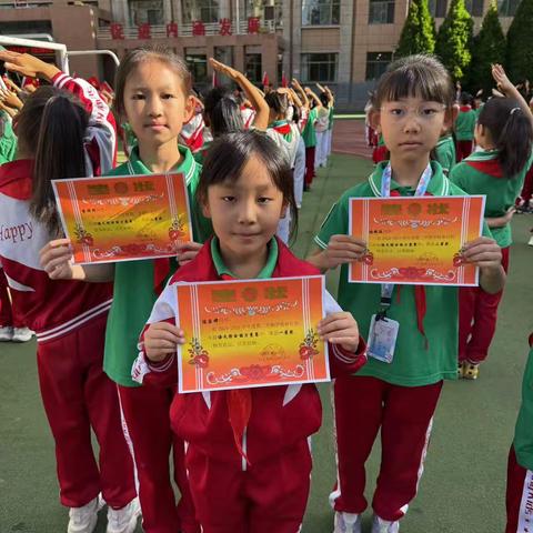 爱护双眼﻿从眼保健操开始