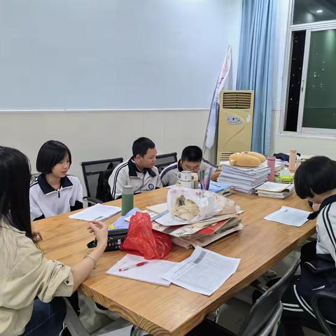 2024-2025下学期边缘生动员会——八年1班、2班班级组活动