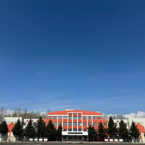 “一砖一瓦砌牢安全屏障，一举一动践行责任担当”——背荫河镇中学校国家安全教育日活动简报