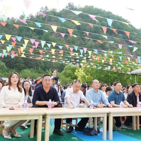 栾川县叫河镇中心幼儿园2025年学前教育宣传月启动仪式暨庆“六一”文艺演出