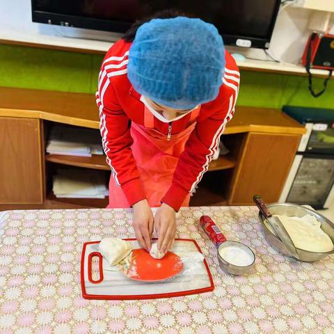 华星青青园小班周六活动——《热狗肠仔馒头》