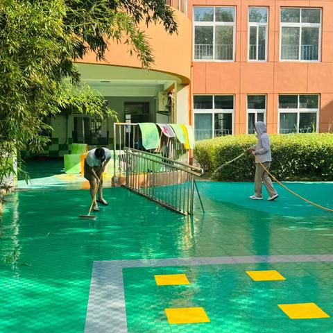 【博爱养正】聚力“净”园迎童归——巨野县实验幼儿园教师团队全域焕新户外环境