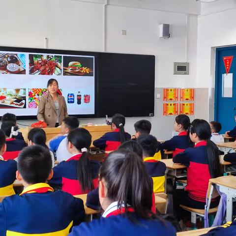 家校共育：家长课堂话护齿