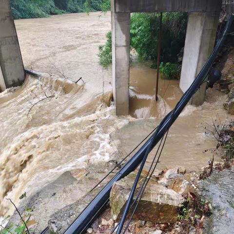 鸬鹚渡镇梅山村 闻汛而动 筑牢防线 应对防汛应急工作记实
