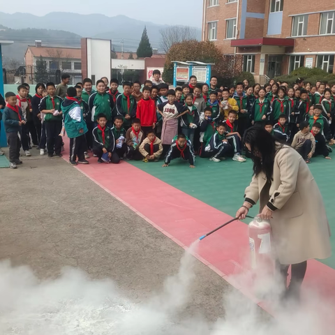 关注消防，人人参与—冯村小学第九周周报（11.4-11.8）