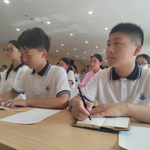 英姿飒爽致青春 逐梦扬帆新征程 ————涪陵五中高2029届创新基地班新生入学素质教育研学活动