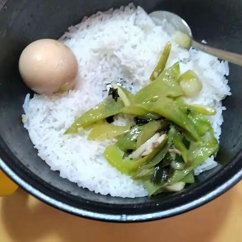 海鲜水产店！卖活（生）鱼🐟，卖鸽子🕊️！卖烤三鲜🐟🦐🦀