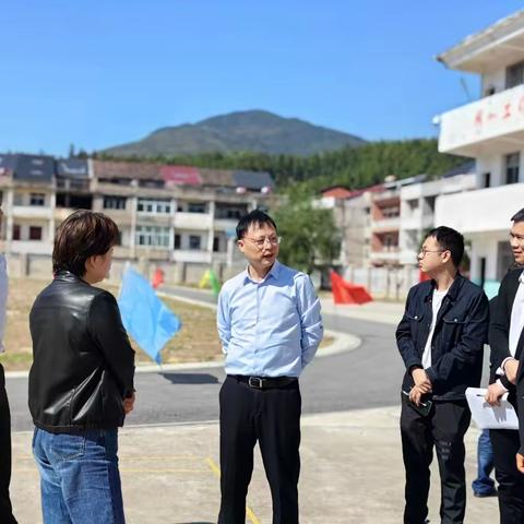 【大抓基层年】【党建+学校治理】广信区副区长洪岳善视察调研铁山中学教育教学工作