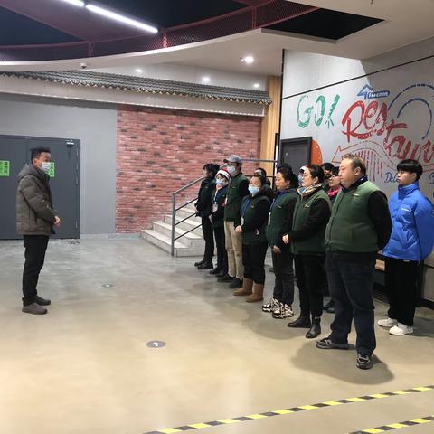 同学广场店节前开展安全大检查