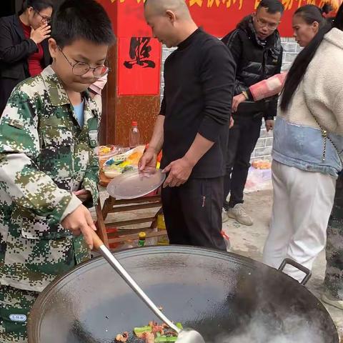 学习国防历史，引领实践劳动，拒绝网络诱惑——玉州区第一实验初级中学2316班“劳动美”社会实践活动