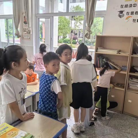 前茅家书，温暖你我 ----向阳成长   追光前行